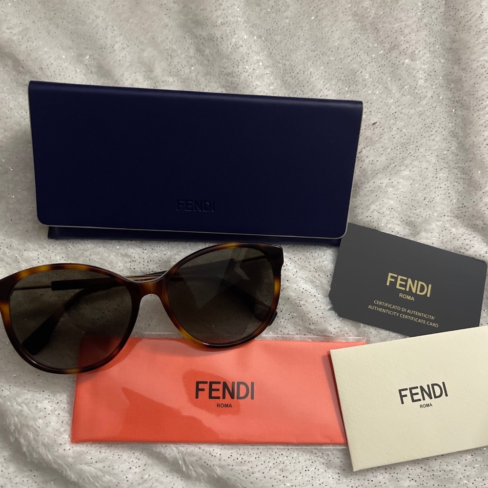 Fendi - Picture 4 of 9